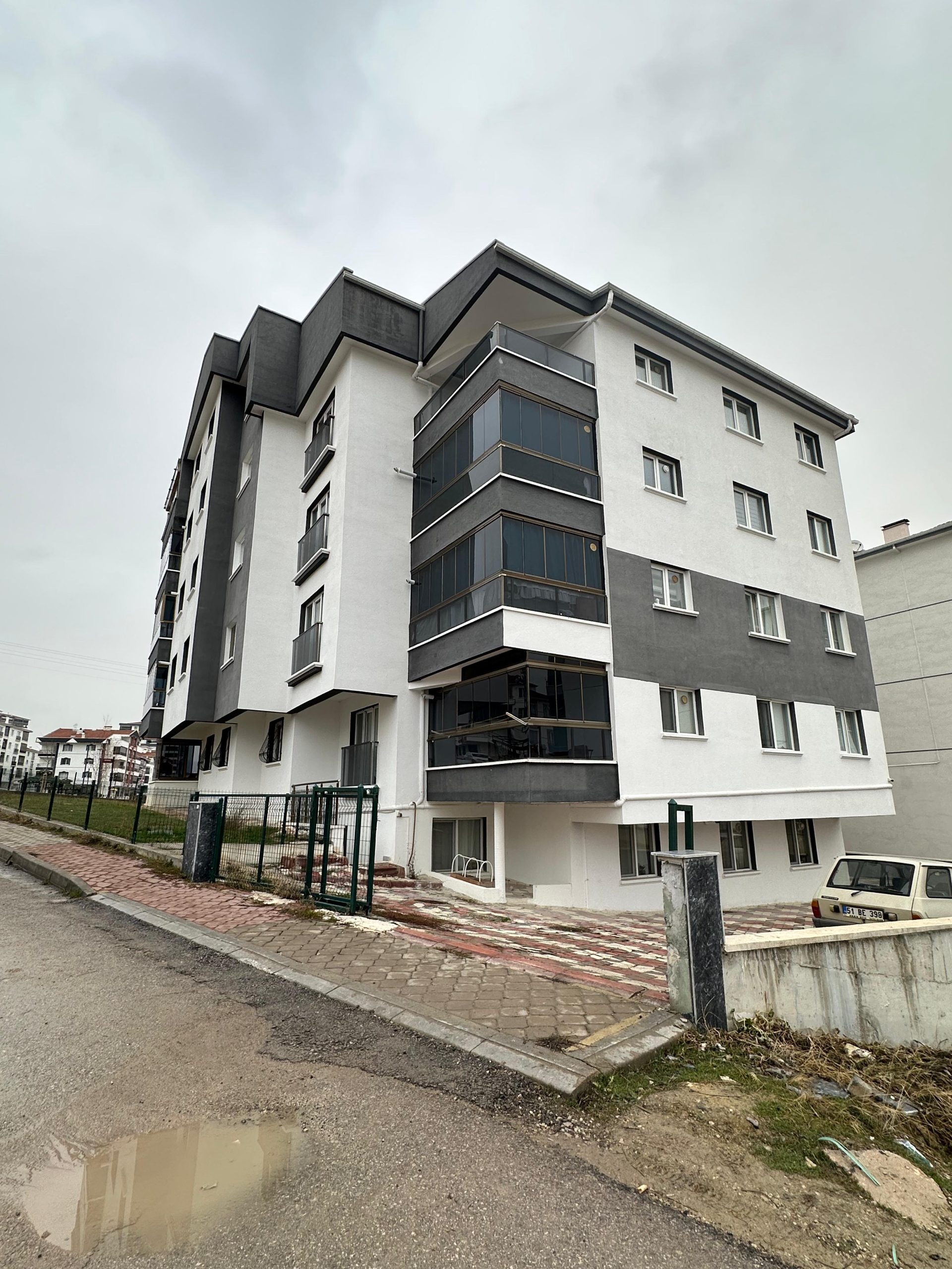 ÖZAŞ Apartman - Görsel 1